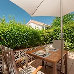 With Large Sunny Terrace, Costabella Сasa de vacaciones