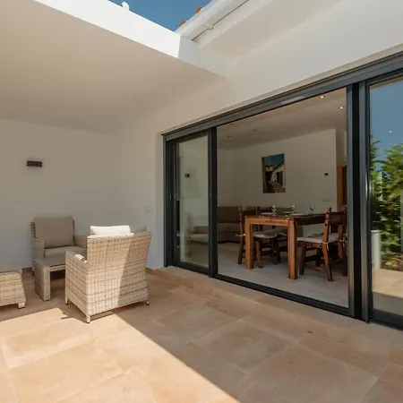 Дом отдыха With Large Sunny Terrace, Costabella Марбелья