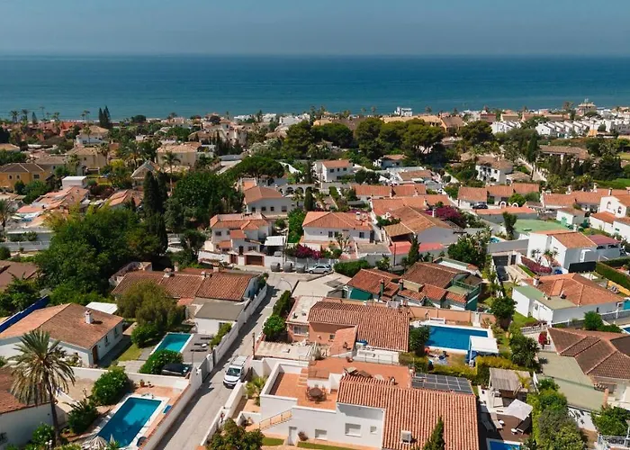 別荘 With Large Sunny Terrace, Costabella *