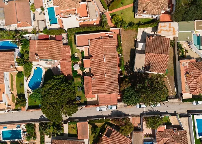 With Large Sunny Terrace, Costabella 別荘 マルベーリャ