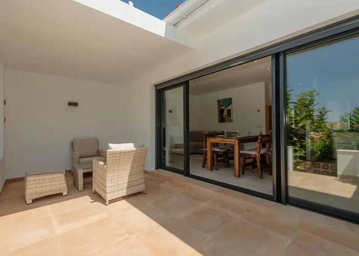 Casa de Férias With Large Sunny Terrace, Costabella Marbella