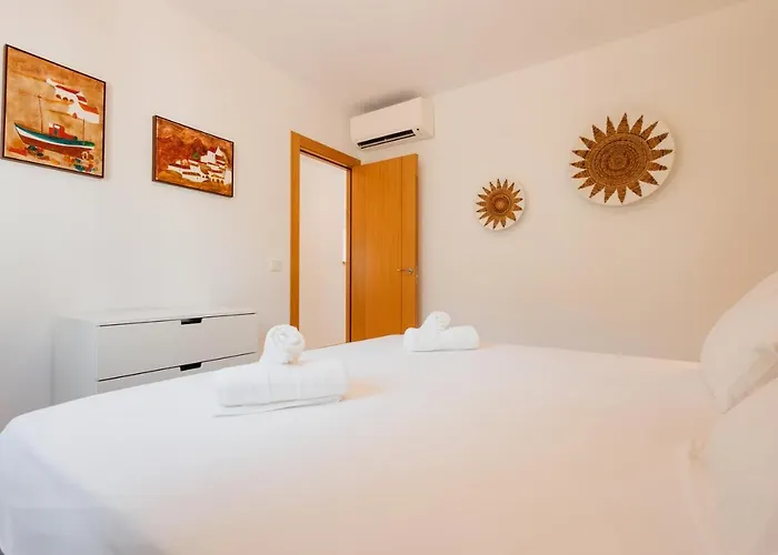 With Large Sunny Terrace, Costabella Casa vacanze *