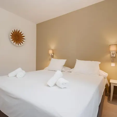 With Large Sunny Terrace, Costabella Feriehus *