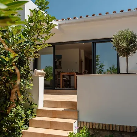 Feriehus With Large Sunny Terrace, Costabella